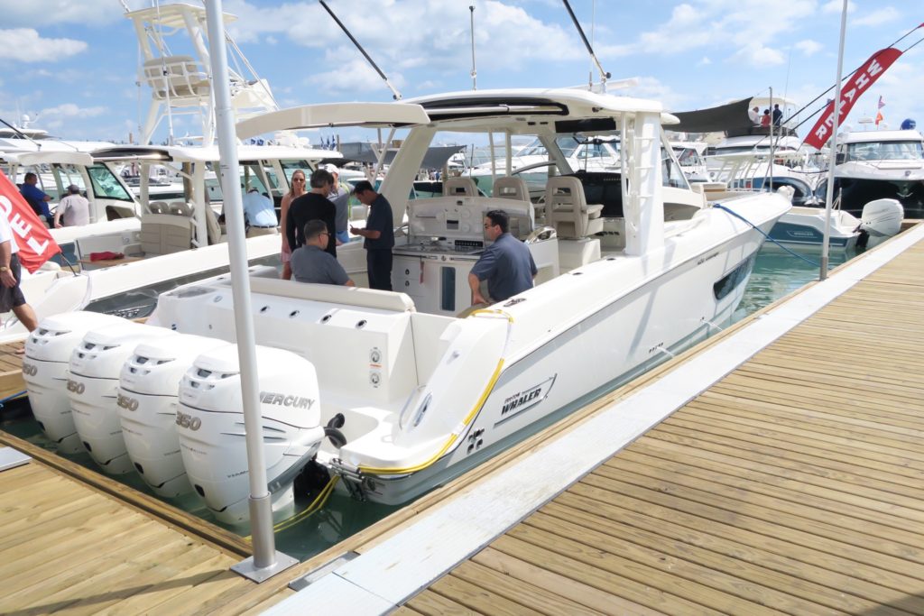 Boston Whaler 380 Outrage