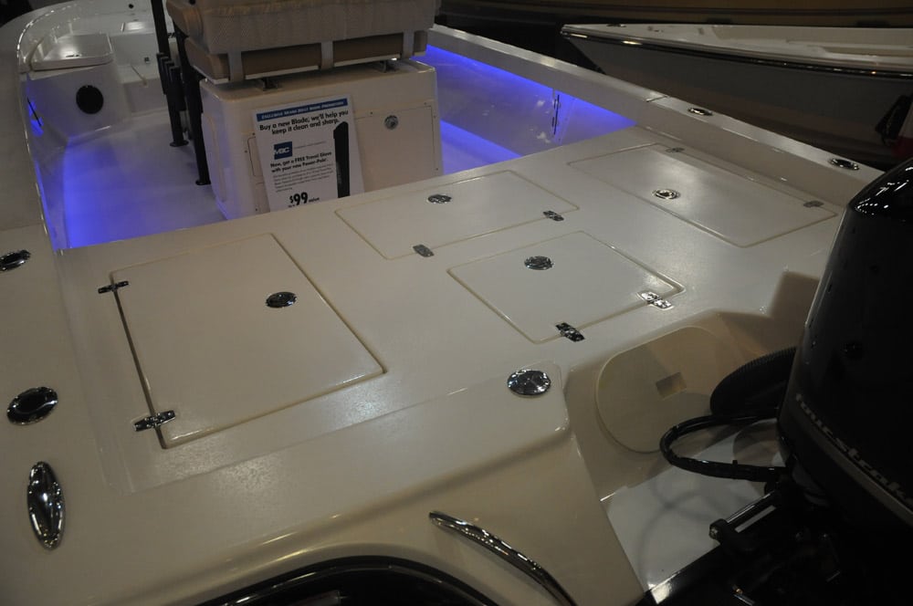 miami-boat-show-2013-inshore-10.jpg
