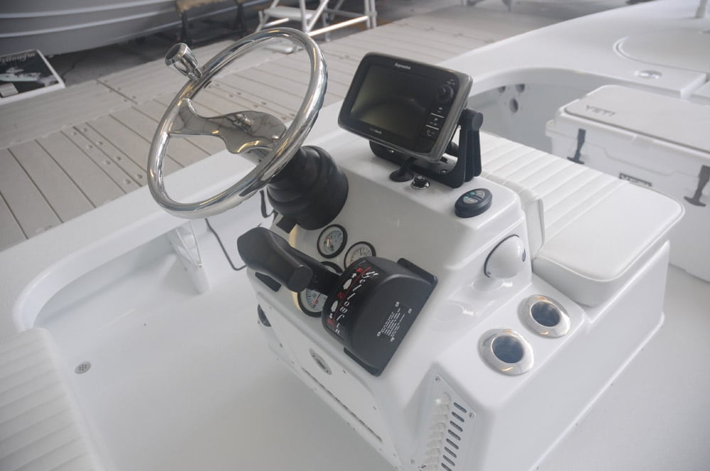 miami-boat-show-2013-inshore-19.jpg
