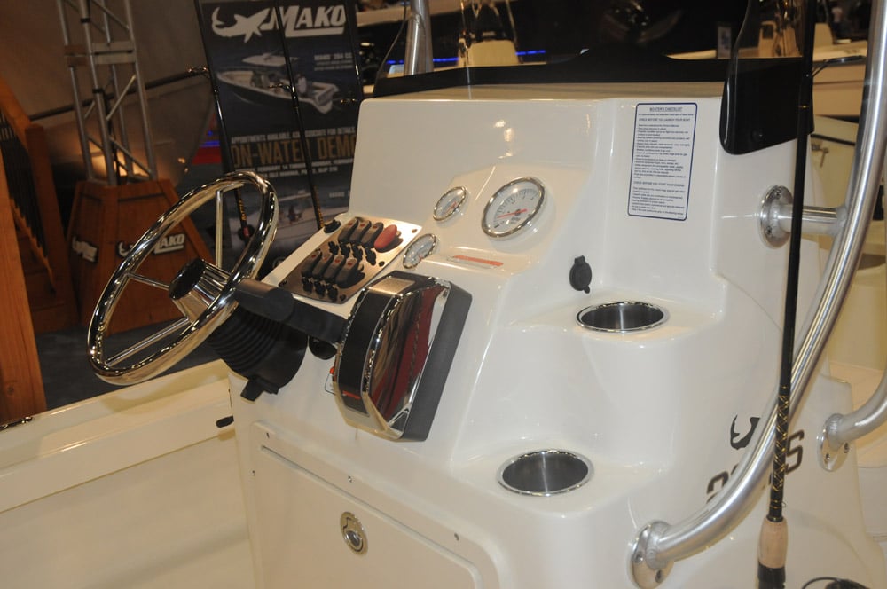 miami-boat-show-2013-inshore-33.jpg