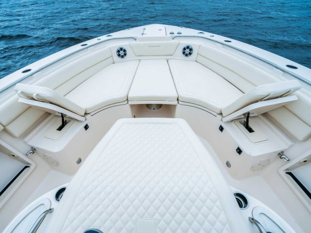 Grady-White Canyon 386 bow seating