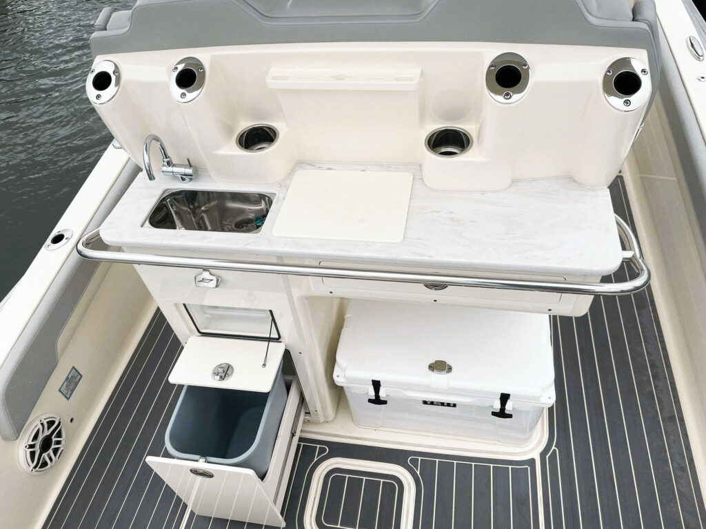 Scout 261 XSS rigging station